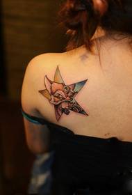 Skønhed duftende skulder stjerne rov tatovering billede