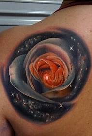 Immagine del modello del tatuaggio della rosa di modo della spalla di personalità