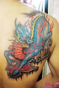 Photos de modèle de tatouage licorne feu sur l'épaule