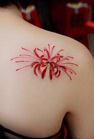 Хубава кротка рамо цветно дъно цвете татуировка картина снимка