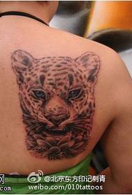 Kaunis lotus leopard -pään tatuointikuvio