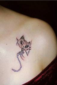 Wzór tatuażu kobiecej na ramieniu małej dziewczynki, aby cieszyć się zdjęciami