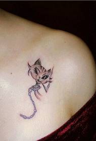 Ang pattern ng babaeng balikat na maliit na batang babae na tattoo upang masiyahan sa mga larawan