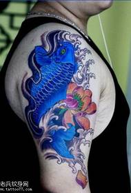 Klasičan atmosferski koi uzorak tetovaža