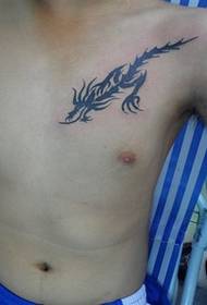 Preprosta osebnostna tatoo na polovici nohtov