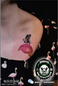 Padrão de tatuagem de borboleta linda calla