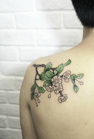 Akanaka uye akanaka peari ruva tattoo pikicha pabendekete kumashure