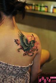 Terbang Swallows Gambar Tatu Bahu Cantik