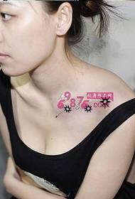 Little beauty clavicle snowflake fashion tattoo na larawan