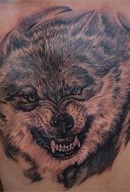 Tattoo ujku i bukur në shpatull