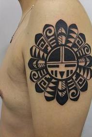 Persoonallisuus muoti olkapää totem tatuointi