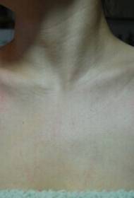 Bella e bella immagine del tatuaggio farfalla
