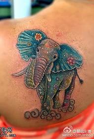 Klassisk malet baby elefant tatoveringsmønster