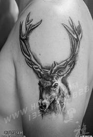 Mhezi dzemhando yepamusoro deer tattoo maitiro