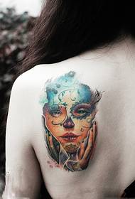Duftende skuldre smukke portræt mode tatovering billeder