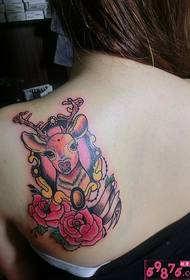 Kolorowe słodkie zdjęcie tatuażu łosia róży
