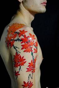 Ubu ụmụ nwoke mara mma maple leaf tattoo picture