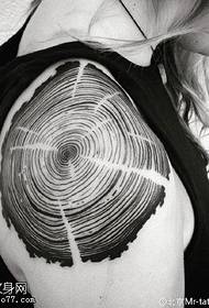 Modello di tatuaggio grande età dell'albero