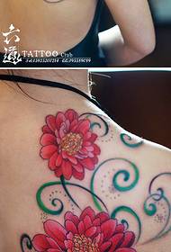 Modello di tatuaggio da donna peonia spalla fiore gruppo