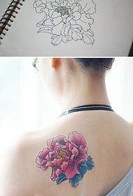 Takaosaan pioni kukka maalattu tatuointi kuva