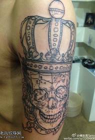 Klasičan uzorak tetovaže kruna od trnja
