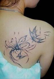 Красива жінка простий татуювання метелик малюнок