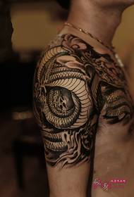 Dominéierend Schëller Dragon Totem Tattoo Bild