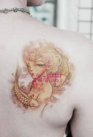 Belle immagini di tatuaggi sulla spalla posteriore dei Pesci