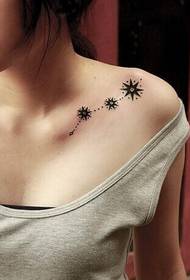 Ba chóir go gcuirfeadh guailleáin shexy cailín pictiúir álainn tattoo réaltaí anise álainn