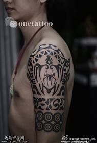 Modellu classicu di tatuaggi di spider di totem