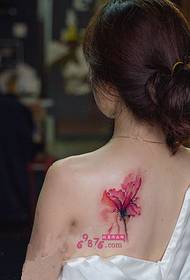 Bella immagine del tatuaggio della spalla di bellezza del croco