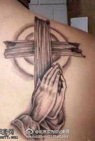 Krížový tetovací vzor Ježišovej viery
