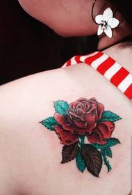 Краса плечі красиві модні красиві фотографії татуювання троянди візерунок