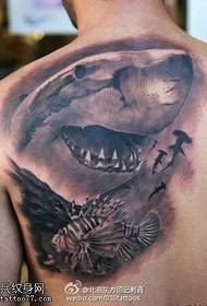 Ink undersea lalikulu shark tattoo