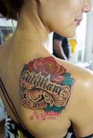 Trandafir englezesc imagine tatuaj umăr