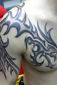 Jongens prachtige schouder hangende draakfiguur tattoo-afbeeldingen