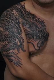 Dominéierend Moudeschal Draach Muster Tattoo Biller