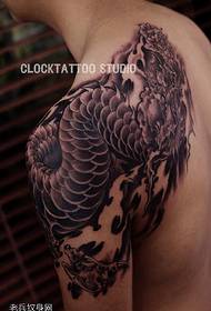 Класически модел на татуировка на татуировка на дракон в китайски стил