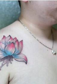 Chlapci rameno módní krásný lotus tetování obrázek