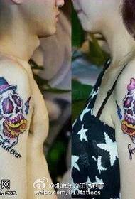 Couple horrified skull tattoo pattern