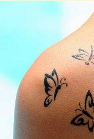 Modne žene ramena osobnost leptir tetovaža uzorak slika