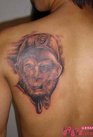 Immagine del tatuaggio avatar Sun Wukong sulla spalla posteriore