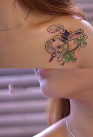 Immagine di tatuaggio spalla coniglietto carino coppia