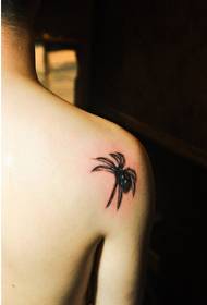Slika osebnostnega moškega hrbtnega ramena stereo pajek tatoo vzorec slika