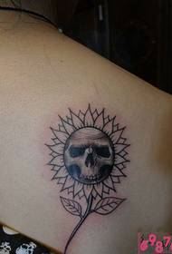 skull sunflower personality balikat larawan ng tattoo
