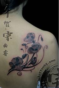 Плече дівчина супер елегантний малюнок татуювання лотоса