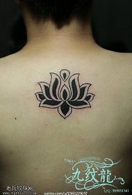 Enkelt stort lotus tatoveringsmønster