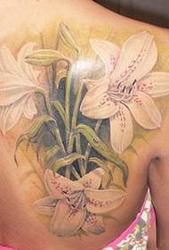 Frisse en ferfine lily-tatoet