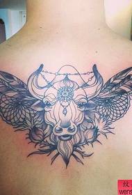 Whakaatu Tattoo, taunaki he tauira tattoo mahunga hipi hipi