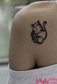 Tatuaż osobowości ładny kot na ramieniu